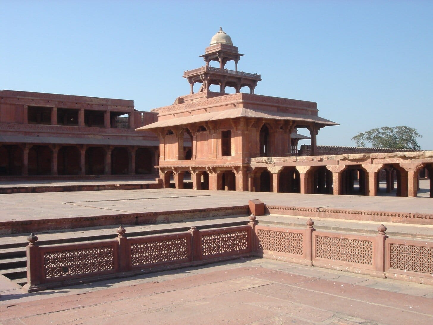Did I write all this just so I could make you look at a photo I took in Fatehpur Sikri in 2005? I’m not saying I did, but I’m not saying I didn’t.