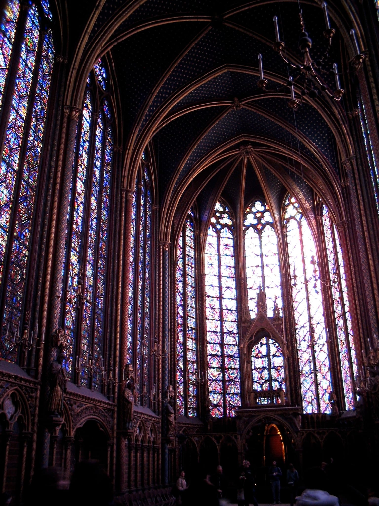 The vaulted ceiling of Sainte-Chapelle with criss-crossed ogive arches