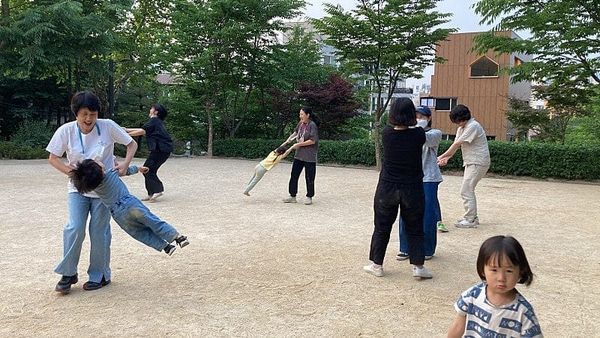 전통놀이, 그냥 재미만 있는 걸까? 인성 발달에 미치는 5가지 영향