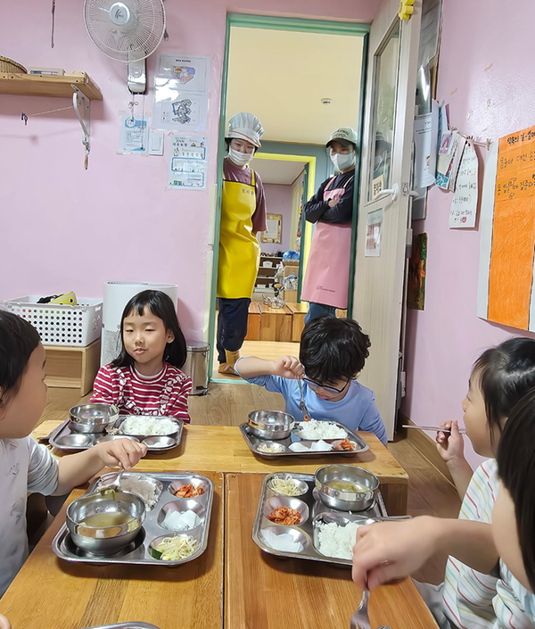 우리 아이 점심, 어떤 재료로 만들어지고 있을까요?