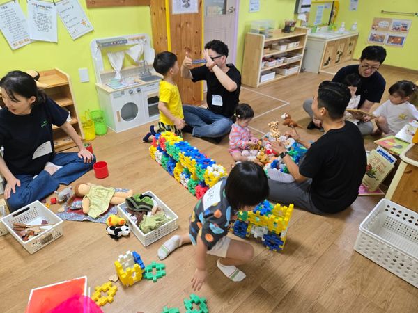 설명회 준비, 아마들의 손끝에서 피어나는 공동체