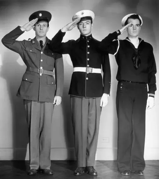 "MUSTER, MUSTER!"
