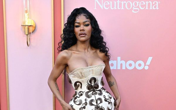 Teyana Taylor: wears hair, gives hugs