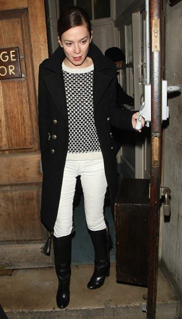 Carpets & Candids: Anna Friel in black and white