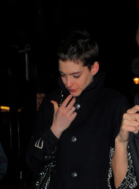 Anne Hathaway’s short hair
