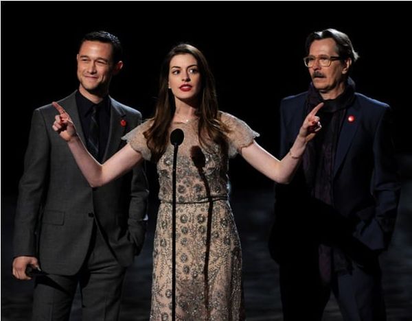 Carpets & Candids: Anne Hathaway Scream 2011