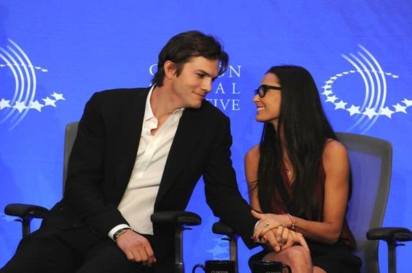 He can’t be a cheater if his hand is on her knee