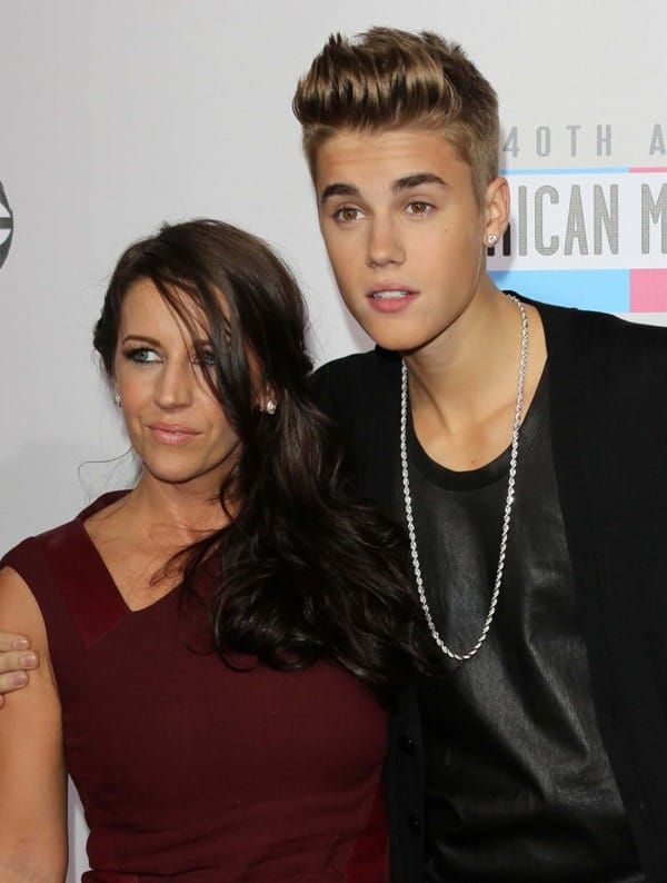 Justin’s Mom Plays Stupid
