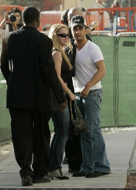 Britney in Vegas, Britney mixes with the D List
