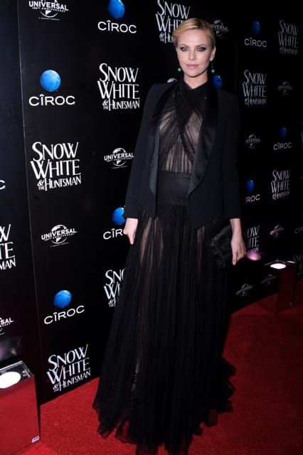 Charlize’s afterparty tuxedo blazer