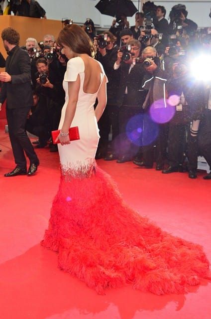 Carpets & Candids: Cheryl Cole's red feathers