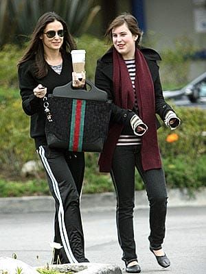 Demi Moore: the bag is back
