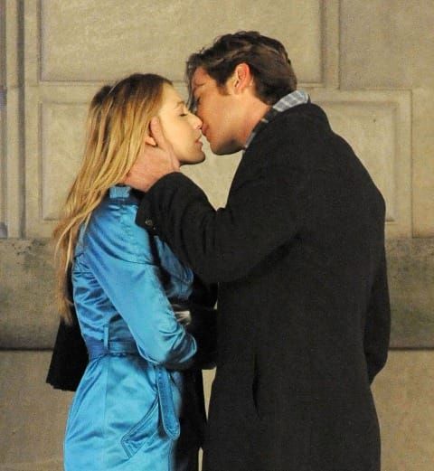No one kisses like Chuck Bass