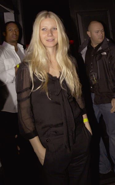 Gwyneth Paltrow: 34 is black & blue