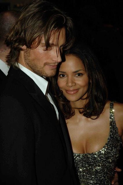 From Grace in Laval: Halle clings to love?