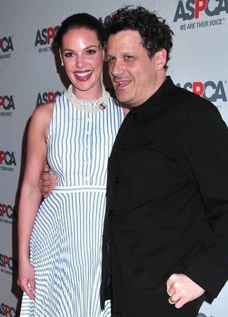 Katherine Heigl dresses like a polygamist
