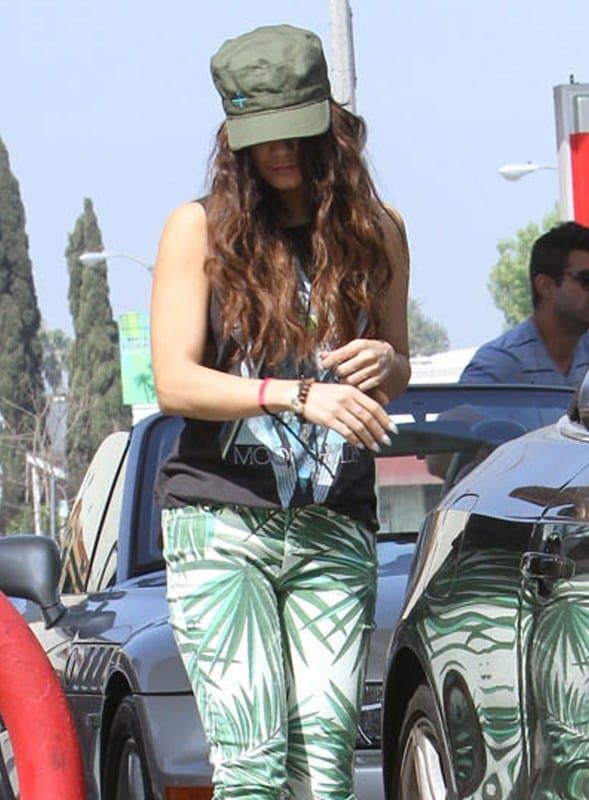 Carpets & Candids: Palm leaves on Vanessa’s jeans
