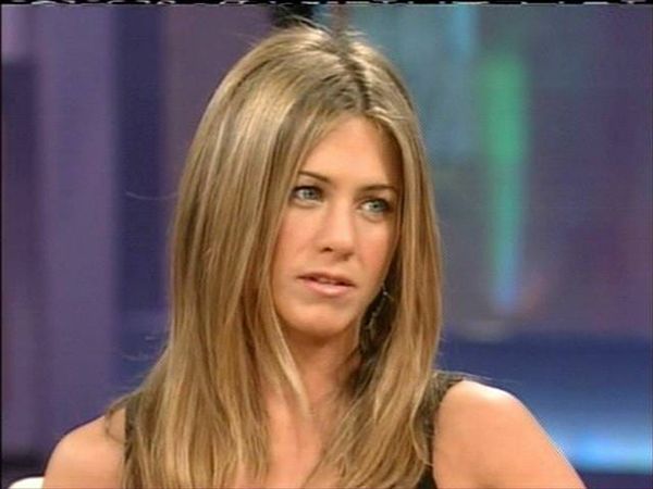 Jennifer Aniston: everyone to the rescue