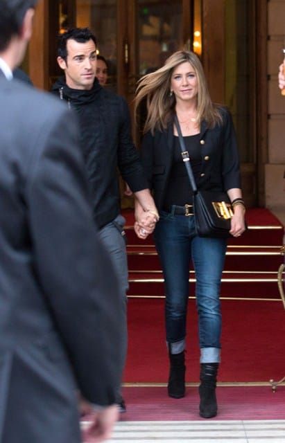 Jen travels light?