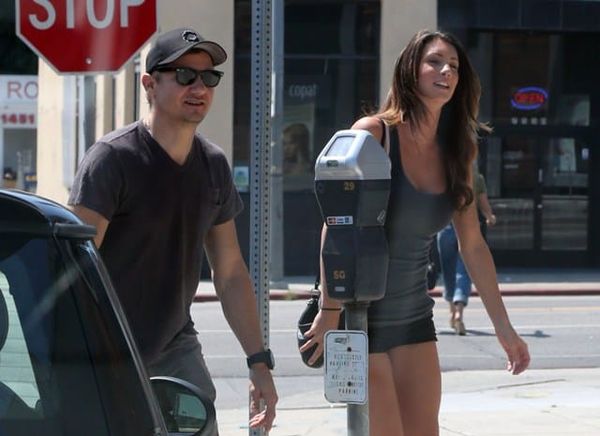 Jeremy Renner’s unidentified brunette