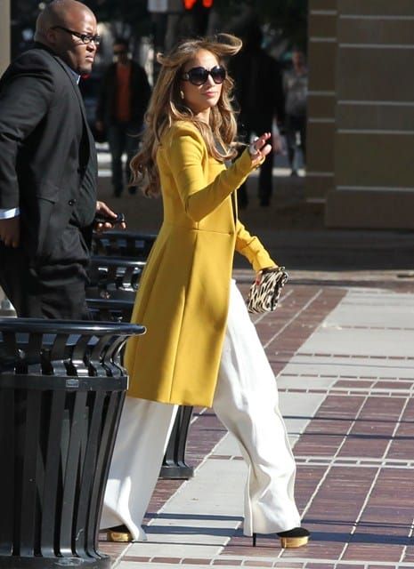 Sasha Finds: JLo’s yellow coat