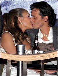 From Victoria in London:JLo & Mark cling to love?