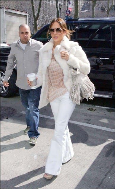 Jennifer Lopez vs Taupe?