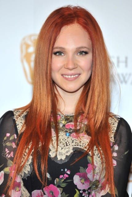 Carpets & Candids: Juno’s clashing hair