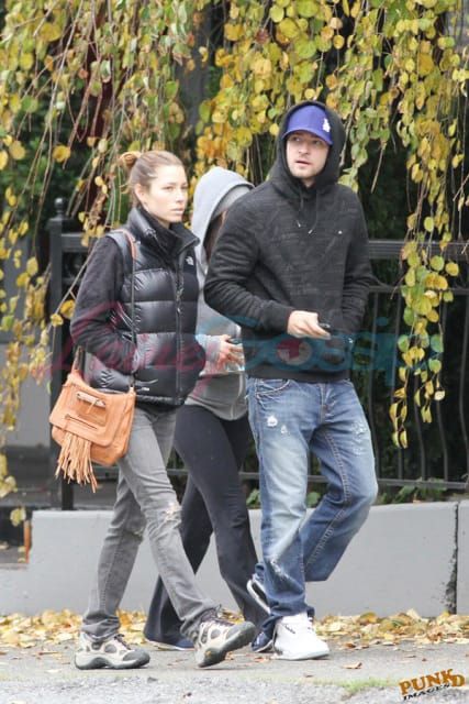 Jessica & JT together in Vancouver: first photos
