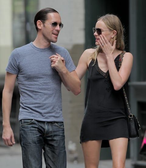 YES I CAN SEE YOUR RING