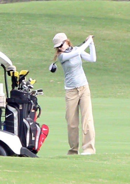 Third Lip plays golf