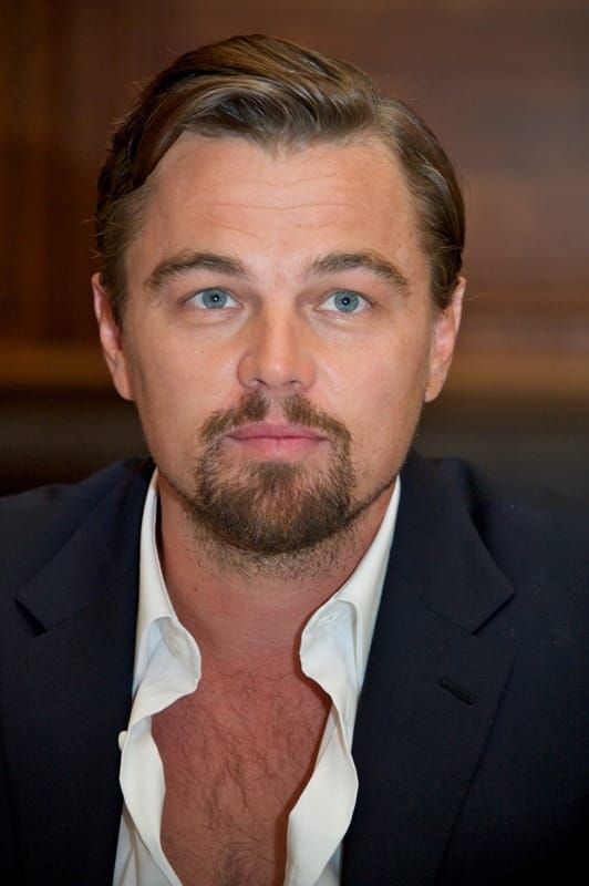 Leo’s open shirt