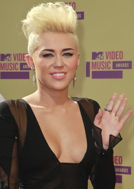 VMAs Unfortunate Matching Hairstyles