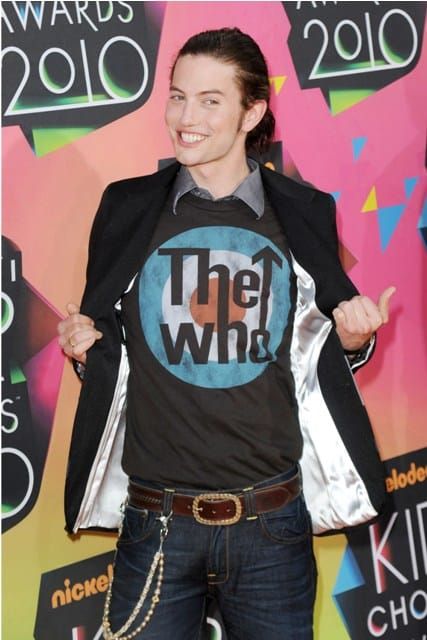 Jackson Rathbone & the Twilight makeup artist
