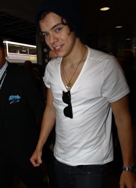 1D arrives home