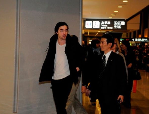 Robert Pattinson…infected?