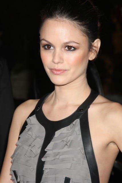Sit DOWN Rachel Bilson