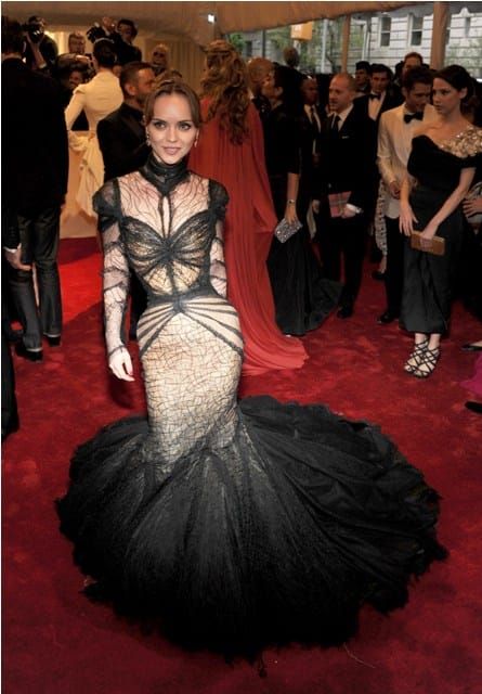 Met Fishtails: Beyonce & Christina Ricci