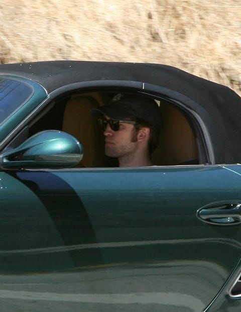 Pattinson in a Porsche