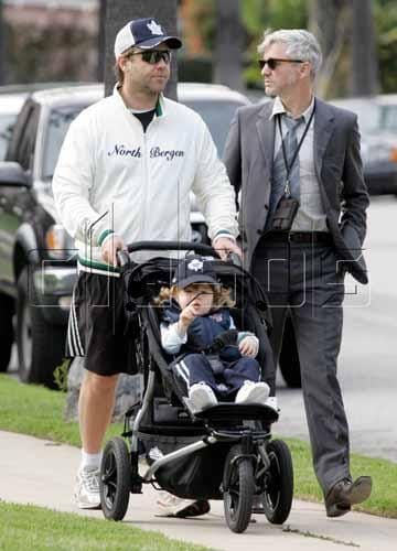 Russell & Charlie Crowe love the Leafs