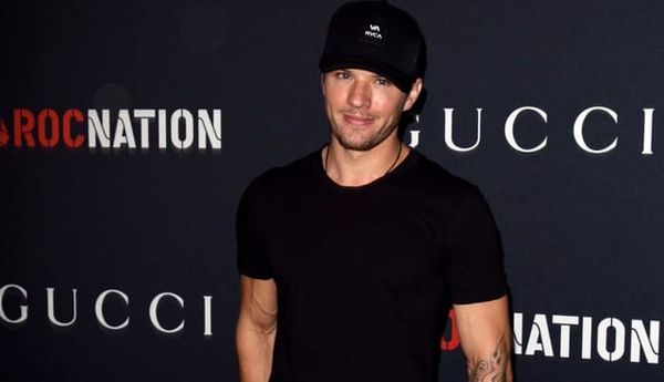 Sit DOWN Ryan Phillippe