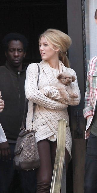 Sasha Finds: Blake Lively’s sweater