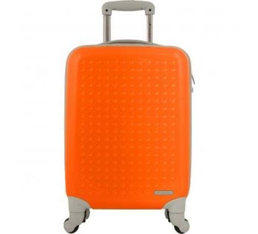Cute carry-on, maxis, & Princess Kate’s wedges