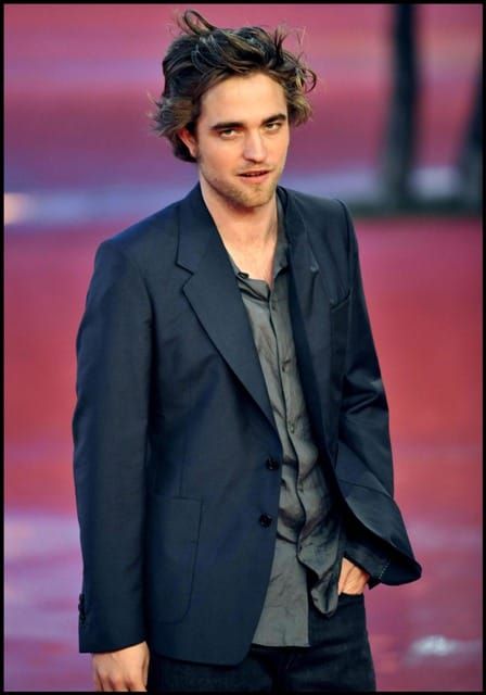Edward needs a stylist