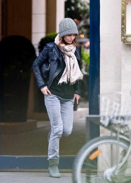 Vanessa’s in Paris but not with Johnny