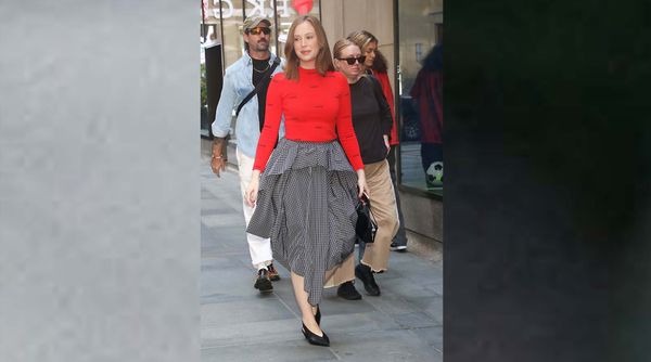 Hannah Einbinder: Great Reviews and Asymmetrical Skirts