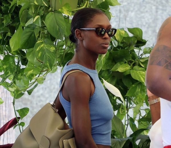 As Seen On Social Media: Jodie's green bag, Jennifer Aniston, the QUEEN of tees