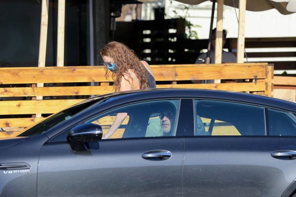 Jon loves an Anna too?