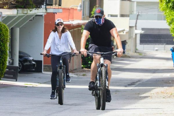 Celebrity Social Media, April 29, 2020