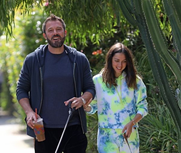 Whose Knives (are) Out for Ana de Armas’ Updates?